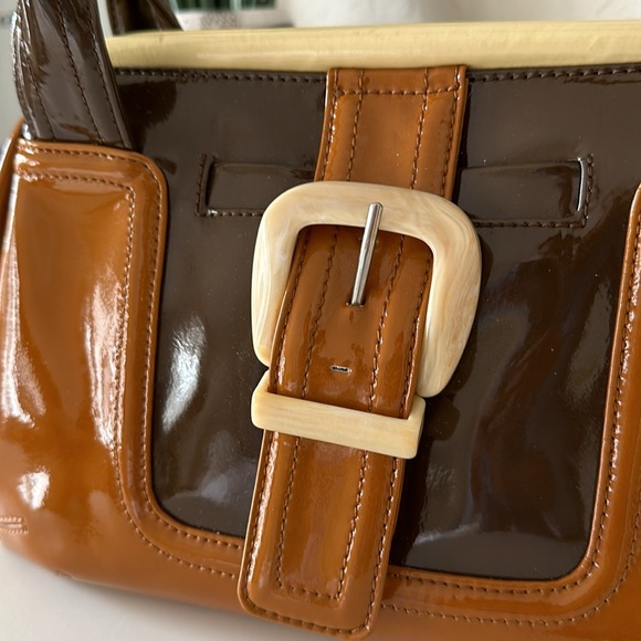 🎉ORLA KIELY Brown & tan Patent Leather Handbag💕 - Picture 2 of 16